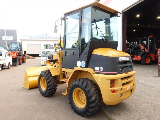 ホイールローダCAT 901B  バケット容量0.4m3