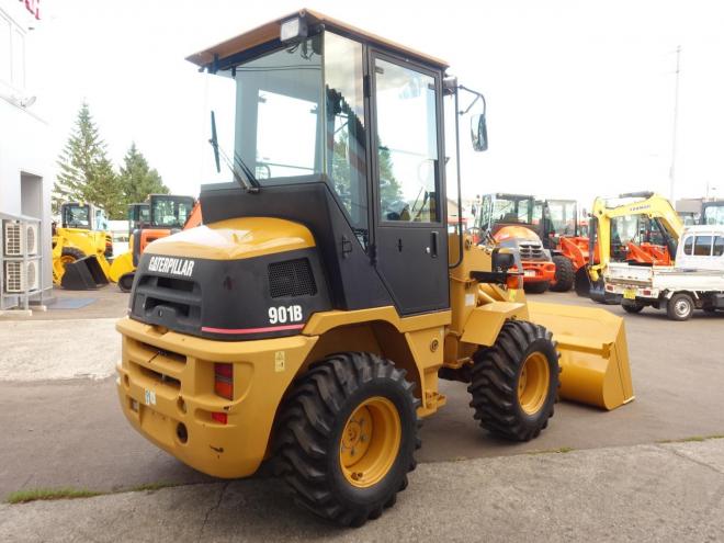 ホイールローダCAT 901B  バケット容量0.4m3