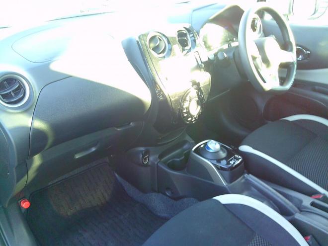 ノートe-パワーXFOUR 4WD 1200 5Dr