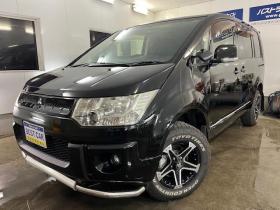 デリカ　Ｄ：５　Ｇパワーパッケージ　寒冷地仕様　ＷＥＤＳアドベンチャー１６インチＡＷ＋ＴＯＹＯオープンカントリーホワイトレター　純正１８ＡＷ＋スタッドレスタイヤ付　新品ＪＡＯＳブラックマッドガード　クラッツィオブラックシートカバー　両側パワースライドドア　ストラーダナビ（フルセグ地デジ　ＤＶＤ再生　Ｂｌｕｅｔｏｏｔｈ）＋バックカメラ　リアスポイラー　クルーズコントロール　スマートキー　パドルシフト　横滑り防止装置　盗難防止装置　リアヒーター　ＨＩＤ　ＥＴＣ 4WD 2400 5Dr