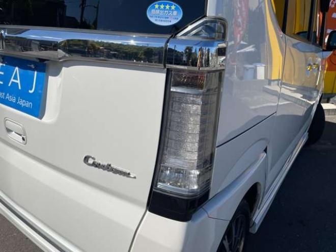 N-BOXカスタムG ターボSSパッケージ 4WD　1年走行距離無制限保証/両側パワースライドドア/Bluetooth/ナビ・フルセグTV/バックカメラ/純正ビルトインETC/前席シートヒーター/ハーフレザーシート/クルコン/車検整備2年付/修復歴無し/特別仕様車SSパッケージ 660