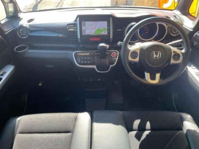 N-BOXカスタムG ターボSSパッケージ 4WD　1年走行距離無制限保証/両側パワースライドドア/Bluetooth/ナビ・フルセグTV/バックカメラ/純正ビルトインETC/前席シートヒーター/ハーフレザーシート/クルコン/車検整備2年付/修復歴無し/特別仕様車SSパッケージ 660