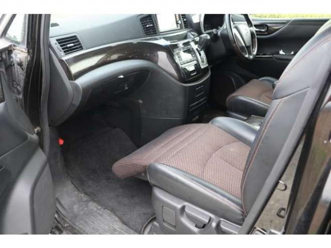 エルグランド2.5 250ハイウェイスター 4WD　検2年　両側電スラ　バックカメラ　ブルートゥース　自社　ローンカノウ 2500