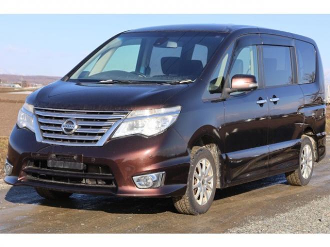 セレナ2.0 ハイウェイスター Vセレクション+SafetyII 4WD　検2年　自社　ローンカノウ 2000