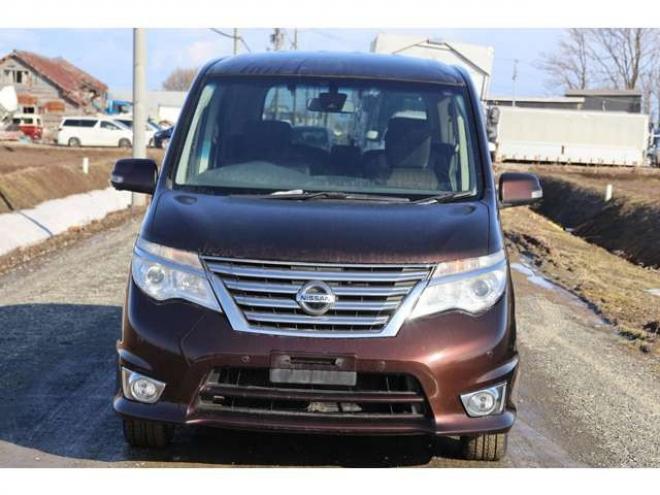 セレナ2.0 ハイウェイスター Vセレクション+SafetyII 4WD　検2年　自社　ローンカノウ 2000