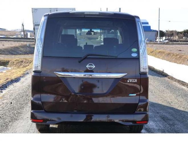 セレナ2.0 ハイウェイスター Vセレクション+SafetyII 4WD　検2年　自社　ローンカノウ 2000