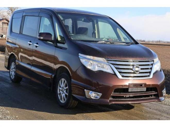 セレナ2.0 ハイウェイスター Vセレクション+SafetyII 4WD　検2年　自社　ローンカノウ 2000