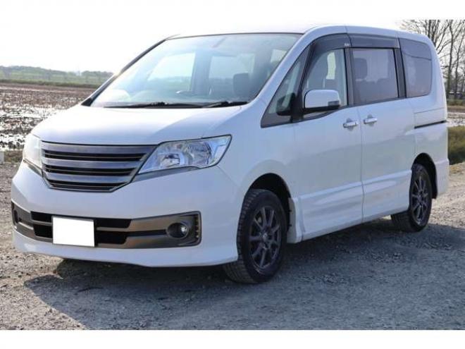 セレナ2.0 ライダー ブラックライン 4WD　検R8/2　自社　ローンカノウ　両電スラ 2000