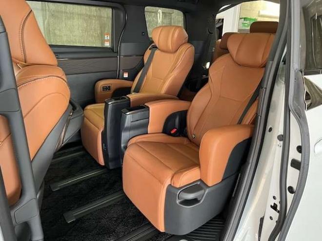 ヴェルファイアハイブリッド 2.5 Zプレミア E-Four 4WD 屋内保管・ワンオーナー・ブラウンレザー 登録済未使用車 2500