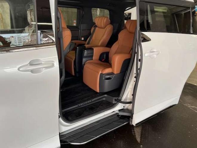 ヴェルファイアハイブリッド 2.5 Zプレミア E-Four 4WD 屋内保管・ワンオーナー・ブラウンレザー 登録済未使用車 2500