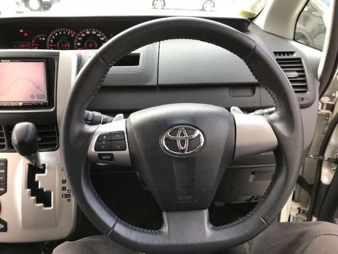 ヴォクシー2.0 ZS 4WD 寒冷地仕様 新規車検整備付 本州仕入車両 2000