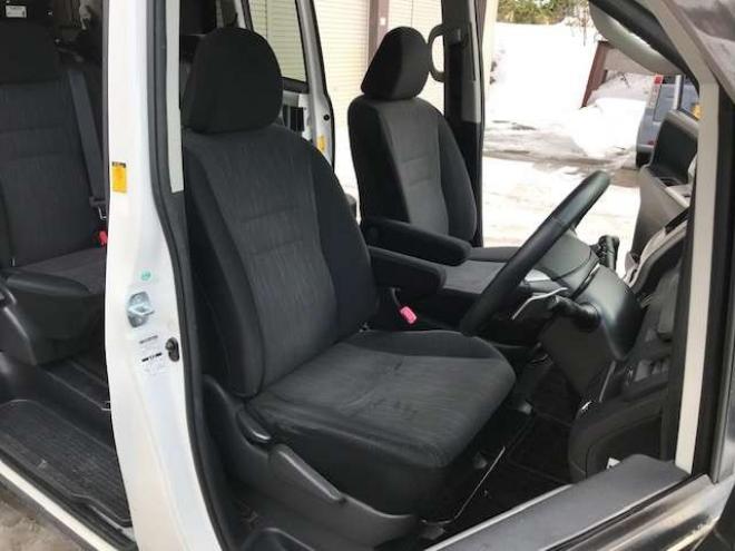ヴォクシー2.0 ZS 4WD 寒冷地仕様 新規車検整備付 本州仕入車両 2000