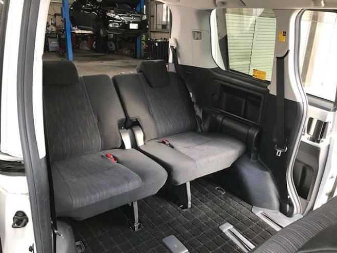 ヴォクシー2.0 ZS 4WD 寒冷地仕様 新規車検整備付 本州仕入車両 2000