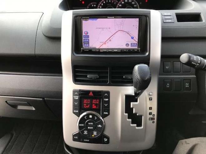 ヴォクシー2.0 ZS 4WD 寒冷地仕様 新規車検整備付 本州仕入車両 2000