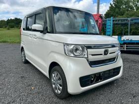 N-BOX　Ｇ・Ｌホンダセンシング　ＥＴＣ　バックカメラ　両側スライド・片側電動　オートクルーズコントロール　レーンアシスト　衝突被害軽減システム　オートライト　スマートキー　電動格納ミラー　シートヒーター　ベンチシート　ＣＶＴ　ＥＳＣ 4WD 660 5Dr