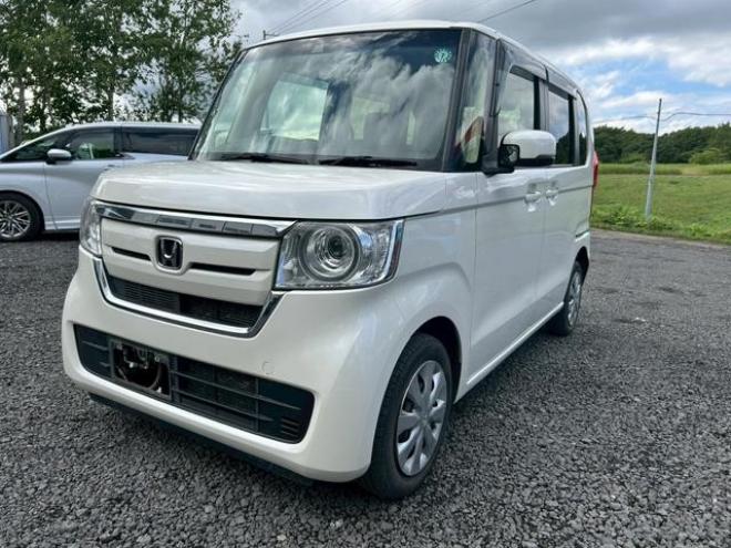 N-BOXＧ・Ｌホンダセンシング　ＥＴＣ　バックカメラ　両側スライド・片側電動　オートクルーズコントロール　レーンアシスト　衝突被害軽減システム　オートライト　スマートキー　電動格納ミラー　シートヒーター　ベンチシート　ＣＶＴ　ＥＳＣ 4WD 660 5Dr