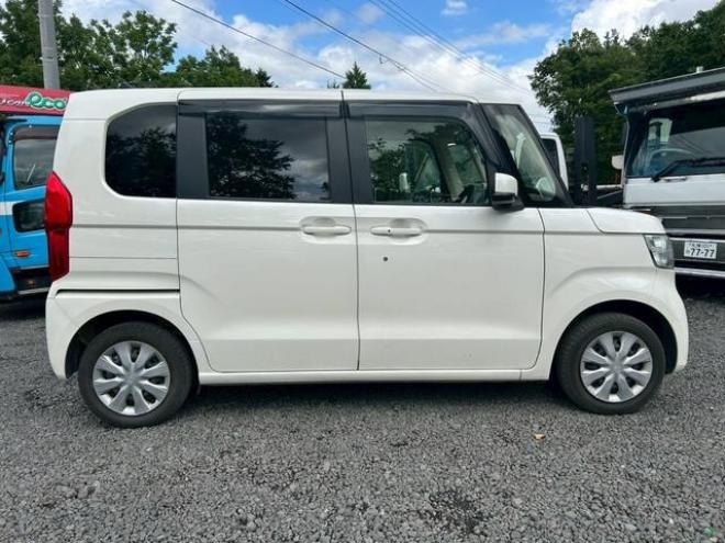 N-BOXＧ・Ｌホンダセンシング　ＥＴＣ　バックカメラ　両側スライド・片側電動　オートクルーズコントロール　レーンアシスト　衝突被害軽減システム　オートライト　スマートキー　電動格納ミラー　シートヒーター　ベンチシート　ＣＶＴ　ＥＳＣ 4WD 660 5Dr