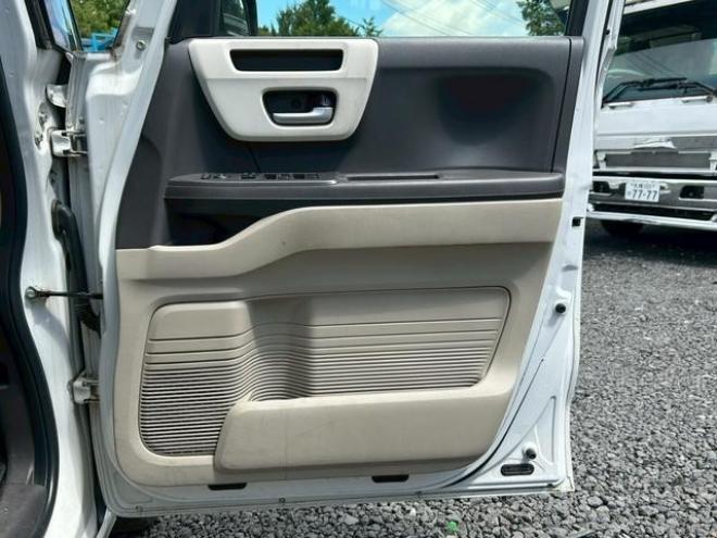 N-BOXＧ・Ｌホンダセンシング　ＥＴＣ　バックカメラ　両側スライド・片側電動　オートクルーズコントロール　レーンアシスト　衝突被害軽減システム　オートライト　スマートキー　電動格納ミラー　シートヒーター　ベンチシート　ＣＶＴ　ＥＳＣ 4WD 660 5Dr