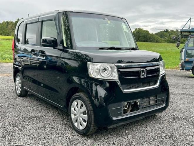 N-BOXＧ・Ｌホンダセンシング　４ＷＤ　ＥＴＣ　バックカメラ　両側スライド・片側電動　ナビ　クリアランスソナー　オートクルーズコントロール　レーンアシスト　オートライト　スマートキー　シートヒーター　ベンチシート　ＣＶＴ　ＥＳＣ 4WD 660 5Dr