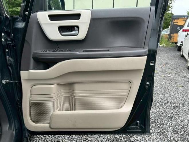 N-BOXＧ・Ｌホンダセンシング　４ＷＤ　ＥＴＣ　バックカメラ　両側スライド・片側電動　ナビ　クリアランスソナー　オートクルーズコントロール　レーンアシスト　オートライト　スマートキー　シートヒーター　ベンチシート　ＣＶＴ　ＥＳＣ 4WD 660 5Dr
