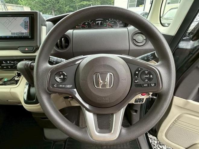 N-BOXＧ・Ｌホンダセンシング　４ＷＤ　ＥＴＣ　バックカメラ　両側スライド・片側電動　ナビ　クリアランスソナー　オートクルーズコントロール　レーンアシスト　オートライト　スマートキー　シートヒーター　ベンチシート　ＣＶＴ　ＥＳＣ 4WD 660 5Dr