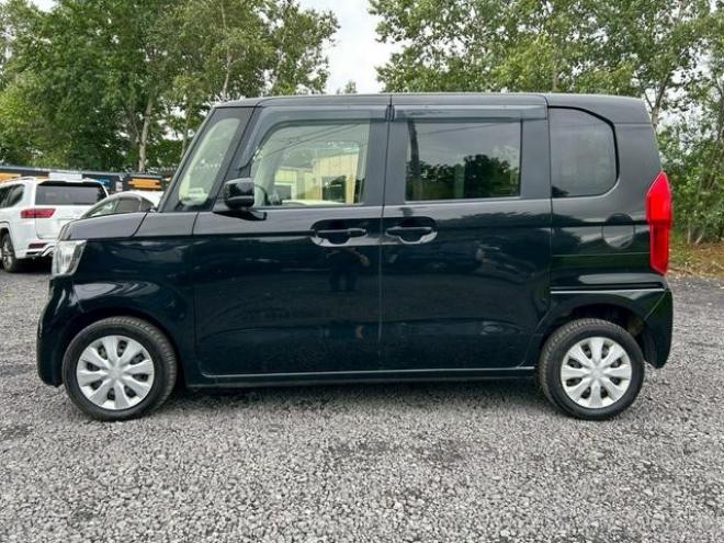 N-BOXＧ・Ｌホンダセンシング　４ＷＤ　ＥＴＣ　バックカメラ　両側スライド・片側電動　ナビ　クリアランスソナー　オートクルーズコントロール　レーンアシスト　オートライト　スマートキー　シートヒーター　ベンチシート　ＣＶＴ　ＥＳＣ 4WD 660 5Dr