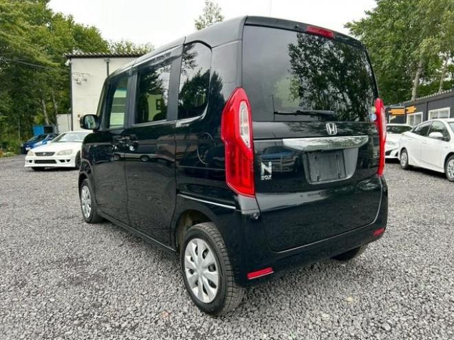 N-BOXＧ・Ｌホンダセンシング　４ＷＤ　ＥＴＣ　バックカメラ　両側スライド・片側電動　ナビ　クリアランスソナー　オートクルーズコントロール　レーンアシスト　オートライト　スマートキー　シートヒーター　ベンチシート　ＣＶＴ　ＥＳＣ 4WD 660 5Dr