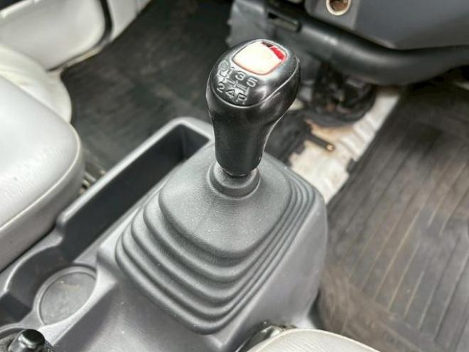 サンバートラック ＴＢ　４ＷＤ　ＭＴ　アルミホイール　運転席エアバッグ 4WD 660 2Dr