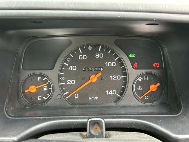 サンバートラック ＴＢ　４ＷＤ　ＭＴ　アルミホイール　運転席エアバッグ 4WD 660 2Dr