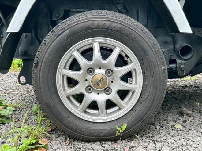 サンバートラック ＴＢ　４ＷＤ　ＭＴ　アルミホイール　運転席エアバッグ 4WD 660 2Dr