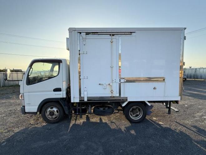 キャンター冷蔵・冷凍 3000 2Dr