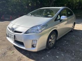 プリウス　S 1800 5Dr
