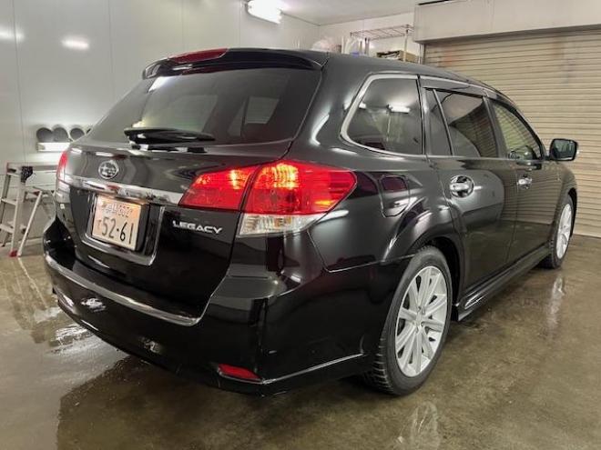 レガシィワゴン２．５ｉ　アイサイト　Ｓパッケージ　本州仕入　禁煙車　衝突軽減システム　純正１８インチＡＷ＋新品夏タイヤ　純正１７ＡＷ＋スタッドレスタイヤ付　ストラーダＨＤＤナビ（ＣＤ＆ＤＶＤ再生　フルセグ地デジ　Ｂｌｕｅｔｏｏｔｈ）＋バックカメラ　純正ブラックハーフレザーシート　クルーズコントロール　車線逸脱警報　アイドリングストップ　両席パワーシート　横滑り防止装置　ＰＵＳＨスタート　スマートキー　ＨＩＤヘッドライト　ＥＴＣ 4WD 2500 5Dr