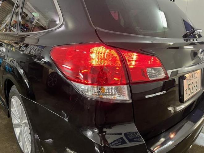 レガシィワゴン２．５ｉ　アイサイト　Ｓパッケージ　本州仕入　禁煙車　衝突軽減システム　純正１８インチＡＷ＋新品夏タイヤ　純正１７ＡＷ＋スタッドレスタイヤ付　ストラーダＨＤＤナビ（ＣＤ＆ＤＶＤ再生　フルセグ地デジ　Ｂｌｕｅｔｏｏｔｈ）＋バックカメラ　純正ブラックハーフレザーシート　クルーズコントロール　車線逸脱警報　アイドリングストップ　両席パワーシート　横滑り防止装置　ＰＵＳＨスタート　スマートキー　ＨＩＤヘッドライト　ＥＴＣ 4WD 2500 5Dr