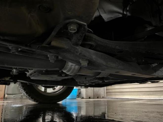 レガシィワゴン２．５ｉ　アイサイト　Ｓパッケージ　本州仕入　禁煙車　衝突軽減システム　純正１８インチＡＷ＋新品夏タイヤ　純正１７ＡＷ＋スタッドレスタイヤ付　ストラーダＨＤＤナビ（ＣＤ＆ＤＶＤ再生　フルセグ地デジ　Ｂｌｕｅｔｏｏｔｈ）＋バックカメラ　純正ブラックハーフレザーシート　クルーズコントロール　車線逸脱警報　アイドリングストップ　両席パワーシート　横滑り防止装置　ＰＵＳＨスタート　スマートキー　ＨＩＤヘッドライト　ＥＴＣ 4WD 2500 5Dr