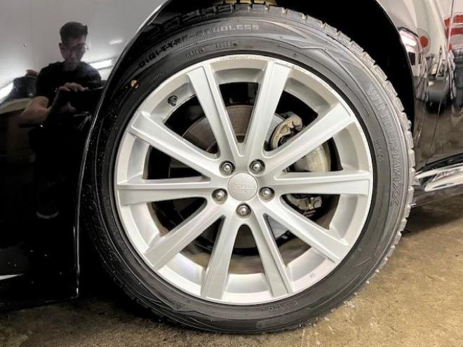 レガシィワゴン２．５ｉ　アイサイト　Ｓパッケージ　本州仕入　禁煙車　衝突軽減システム　純正１８インチＡＷ＋新品夏タイヤ　純正１７ＡＷ＋スタッドレスタイヤ付　ストラーダＨＤＤナビ（ＣＤ＆ＤＶＤ再生　フルセグ地デジ　Ｂｌｕｅｔｏｏｔｈ）＋バックカメラ　純正ブラックハーフレザーシート　クルーズコントロール　車線逸脱警報　アイドリングストップ　両席パワーシート　横滑り防止装置　ＰＵＳＨスタート　スマートキー　ＨＩＤヘッドライト　ＥＴＣ 4WD 2500 5Dr