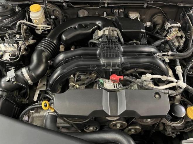 レガシィワゴン２．５ｉ　アイサイト　Ｓパッケージ　本州仕入　禁煙車　衝突軽減システム　純正１８インチＡＷ＋新品夏タイヤ　純正１７ＡＷ＋スタッドレスタイヤ付　ストラーダＨＤＤナビ（ＣＤ＆ＤＶＤ再生　フルセグ地デジ　Ｂｌｕｅｔｏｏｔｈ）＋バックカメラ　純正ブラックハーフレザーシート　クルーズコントロール　車線逸脱警報　アイドリングストップ　両席パワーシート　横滑り防止装置　ＰＵＳＨスタート　スマートキー　ＨＩＤヘッドライト　ＥＴＣ 4WD 2500 5Dr