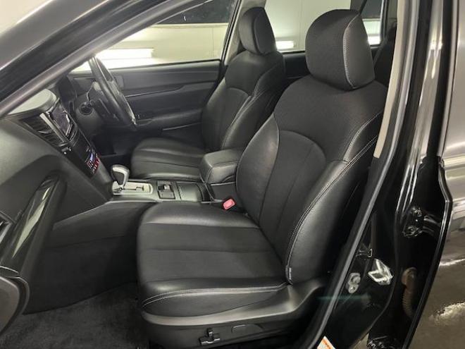 レガシィワゴン２．５ｉ　アイサイト　Ｓパッケージ　本州仕入　禁煙車　衝突軽減システム　純正１８インチＡＷ＋新品夏タイヤ　純正１７ＡＷ＋スタッドレスタイヤ付　ストラーダＨＤＤナビ（ＣＤ＆ＤＶＤ再生　フルセグ地デジ　Ｂｌｕｅｔｏｏｔｈ）＋バックカメラ　純正ブラックハーフレザーシート　クルーズコントロール　車線逸脱警報　アイドリングストップ　両席パワーシート　横滑り防止装置　ＰＵＳＨスタート　スマートキー　ＨＩＤヘッドライト　ＥＴＣ 4WD 2500 5Dr