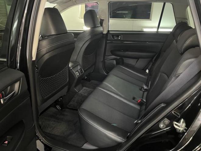 レガシィワゴン２．５ｉ　アイサイト　Ｓパッケージ　本州仕入　禁煙車　衝突軽減システム　純正１８インチＡＷ＋新品夏タイヤ　純正１７ＡＷ＋スタッドレスタイヤ付　ストラーダＨＤＤナビ（ＣＤ＆ＤＶＤ再生　フルセグ地デジ　Ｂｌｕｅｔｏｏｔｈ）＋バックカメラ　純正ブラックハーフレザーシート　クルーズコントロール　車線逸脱警報　アイドリングストップ　両席パワーシート　横滑り防止装置　ＰＵＳＨスタート　スマートキー　ＨＩＤヘッドライト　ＥＴＣ 4WD 2500 5Dr