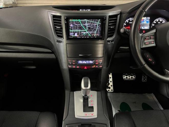 レガシィワゴン２．５ｉ　アイサイト　Ｓパッケージ　本州仕入　禁煙車　衝突軽減システム　純正１８インチＡＷ＋新品夏タイヤ　純正１７ＡＷ＋スタッドレスタイヤ付　ストラーダＨＤＤナビ（ＣＤ＆ＤＶＤ再生　フルセグ地デジ　Ｂｌｕｅｔｏｏｔｈ）＋バックカメラ　純正ブラックハーフレザーシート　クルーズコントロール　車線逸脱警報　アイドリングストップ　両席パワーシート　横滑り防止装置　ＰＵＳＨスタート　スマートキー　ＨＩＤヘッドライト　ＥＴＣ 4WD 2500 5Dr