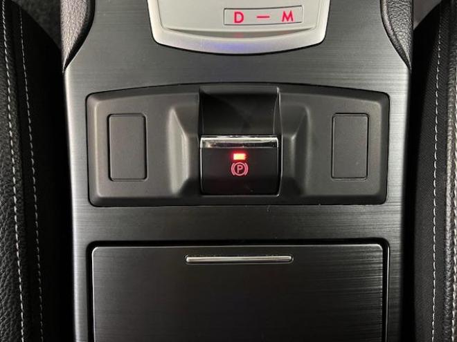 レガシィワゴン２．５ｉ　アイサイト　Ｓパッケージ　本州仕入　禁煙車　衝突軽減システム　純正１８インチＡＷ＋新品夏タイヤ　純正１７ＡＷ＋スタッドレスタイヤ付　ストラーダＨＤＤナビ（ＣＤ＆ＤＶＤ再生　フルセグ地デジ　Ｂｌｕｅｔｏｏｔｈ）＋バックカメラ　純正ブラックハーフレザーシート　クルーズコントロール　車線逸脱警報　アイドリングストップ　両席パワーシート　横滑り防止装置　ＰＵＳＨスタート　スマートキー　ＨＩＤヘッドライト　ＥＴＣ 4WD 2500 5Dr