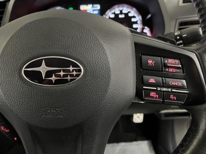 レガシィワゴン２．５ｉ　アイサイト　Ｓパッケージ　本州仕入　禁煙車　衝突軽減システム　純正１８インチＡＷ＋新品夏タイヤ　純正１７ＡＷ＋スタッドレスタイヤ付　ストラーダＨＤＤナビ（ＣＤ＆ＤＶＤ再生　フルセグ地デジ　Ｂｌｕｅｔｏｏｔｈ）＋バックカメラ　純正ブラックハーフレザーシート　クルーズコントロール　車線逸脱警報　アイドリングストップ　両席パワーシート　横滑り防止装置　ＰＵＳＨスタート　スマートキー　ＨＩＤヘッドライト　ＥＴＣ 4WD 2500 5Dr