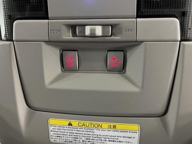 レガシィワゴン２．５ｉ　アイサイト　Ｓパッケージ　本州仕入　禁煙車　衝突軽減システム　純正１８インチＡＷ＋新品夏タイヤ　純正１７ＡＷ＋スタッドレスタイヤ付　ストラーダＨＤＤナビ（ＣＤ＆ＤＶＤ再生　フルセグ地デジ　Ｂｌｕｅｔｏｏｔｈ）＋バックカメラ　純正ブラックハーフレザーシート　クルーズコントロール　車線逸脱警報　アイドリングストップ　両席パワーシート　横滑り防止装置　ＰＵＳＨスタート　スマートキー　ＨＩＤヘッドライト　ＥＴＣ 4WD 2500 5Dr