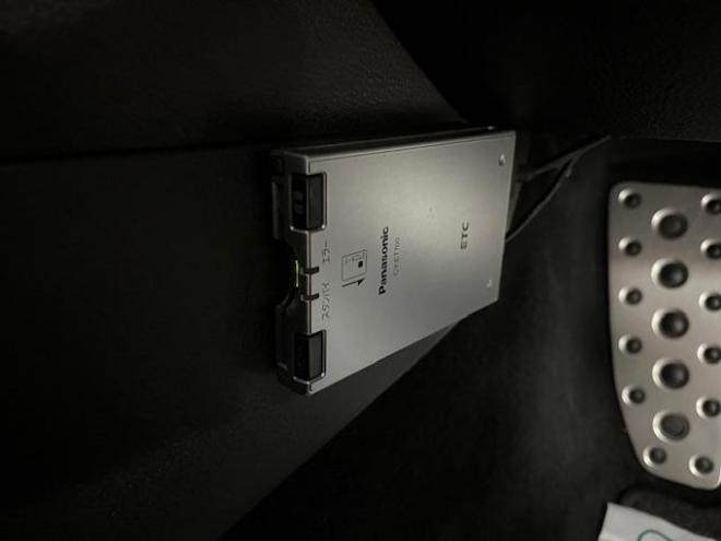 レガシィワゴン２．５ｉ　アイサイト　Ｓパッケージ　本州仕入　禁煙車　衝突軽減システム　純正１８インチＡＷ＋新品夏タイヤ　純正１７ＡＷ＋スタッドレスタイヤ付　ストラーダＨＤＤナビ（ＣＤ＆ＤＶＤ再生　フルセグ地デジ　Ｂｌｕｅｔｏｏｔｈ）＋バックカメラ　純正ブラックハーフレザーシート　クルーズコントロール　車線逸脱警報　アイドリングストップ　両席パワーシート　横滑り防止装置　ＰＵＳＨスタート　スマートキー　ＨＩＤヘッドライト　ＥＴＣ 4WD 2500 5Dr