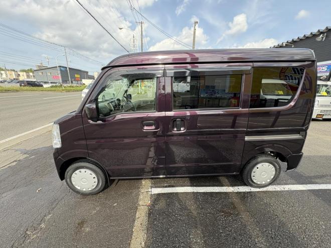エブリィEVERY VAN 4WD JION TURBO一家に一台軽ぱこ入庫　TURBOです。寒冷地仕様　レーザーブレーキ　エンジンスタータ　VSC　AUTOライト　Bluetoothフルセグナビ　エンジンオイル交換　ATF交換 4WD 660 ５Dr
