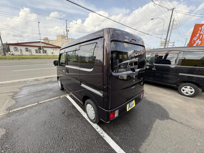 エブリィEVERY VAN 4WD JION TURBO一家に一台軽ぱこ入庫　TURBOです。寒冷地仕様　レーザーブレーキ　エンジンスタータ　VSC　AUTOライト　Bluetoothフルセグナビ　エンジンオイル交換　ATF交換 4WD 660 ５Dr