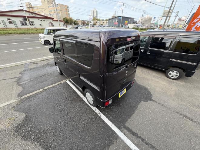 エブリィEVERY VAN 4WD JION TURBO一家に一台軽ぱこ入庫　TURBOです。寒冷地仕様　レーザーブレーキ　エンジンスタータ　VSC　AUTOライト　Bluetoothフルセグナビ　エンジンオイル交換　ATF交換 4WD 660 ５Dr