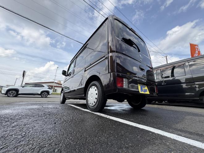 エブリィEVERY VAN 4WD JION TURBO一家に一台軽ぱこ入庫　TURBOです。寒冷地仕様　レーザーブレーキ　エンジンスタータ　VSC　AUTOライト　Bluetoothフルセグナビ　エンジンオイル交換　ATF交換 4WD 660 ５Dr