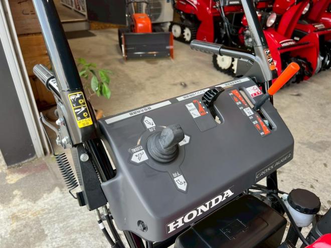 除雪機未使用品☆ホンダ　HSS970n（JX）クロスオーガー！0.4HR
