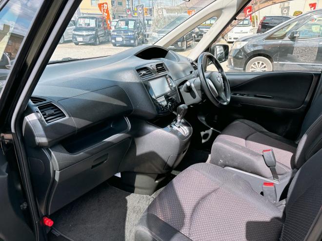 セレナ2.0ハイウェイスターVセレクション 4WD　ローンが不安な方＜優遇ローン＞1年保証　寒冷地仕様　両側パワースライド